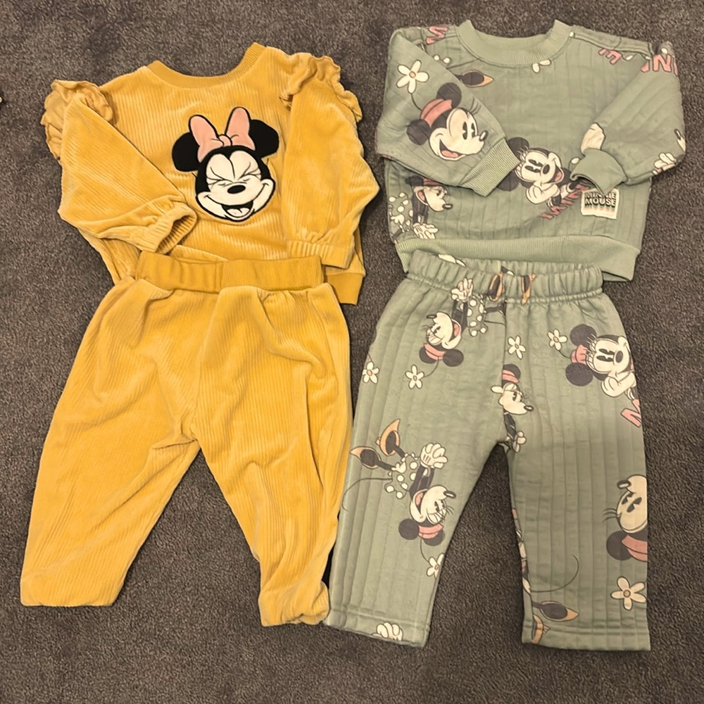 2 Minnie Mouse long sleeve sets